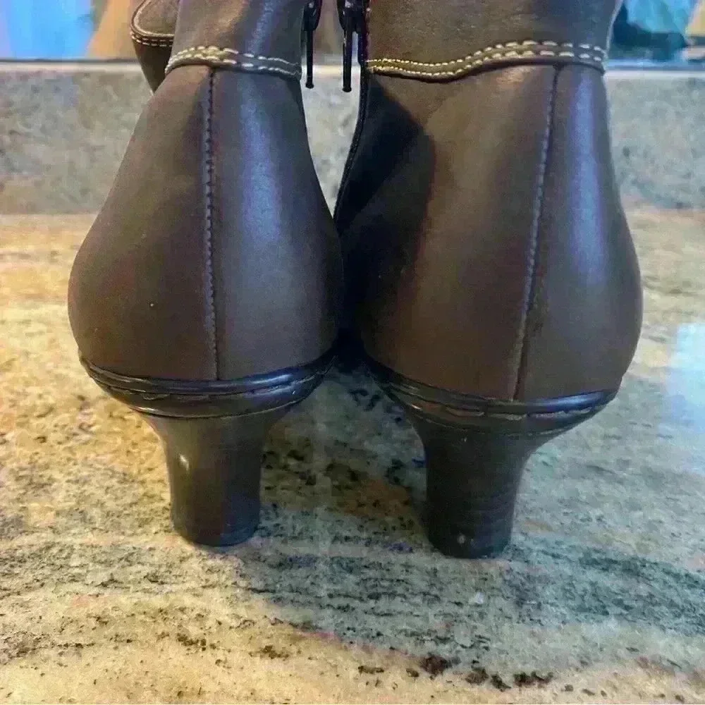 Sofft Brown Leather Wingtip Ankle Boots‎ Size 8 Medium - Picture 10 of 13